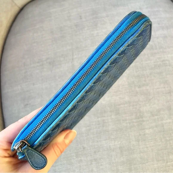 Bottega Veneta Metallic Blue Intrecciato Leather Zip Around Wallet - Picture 3 of 9
